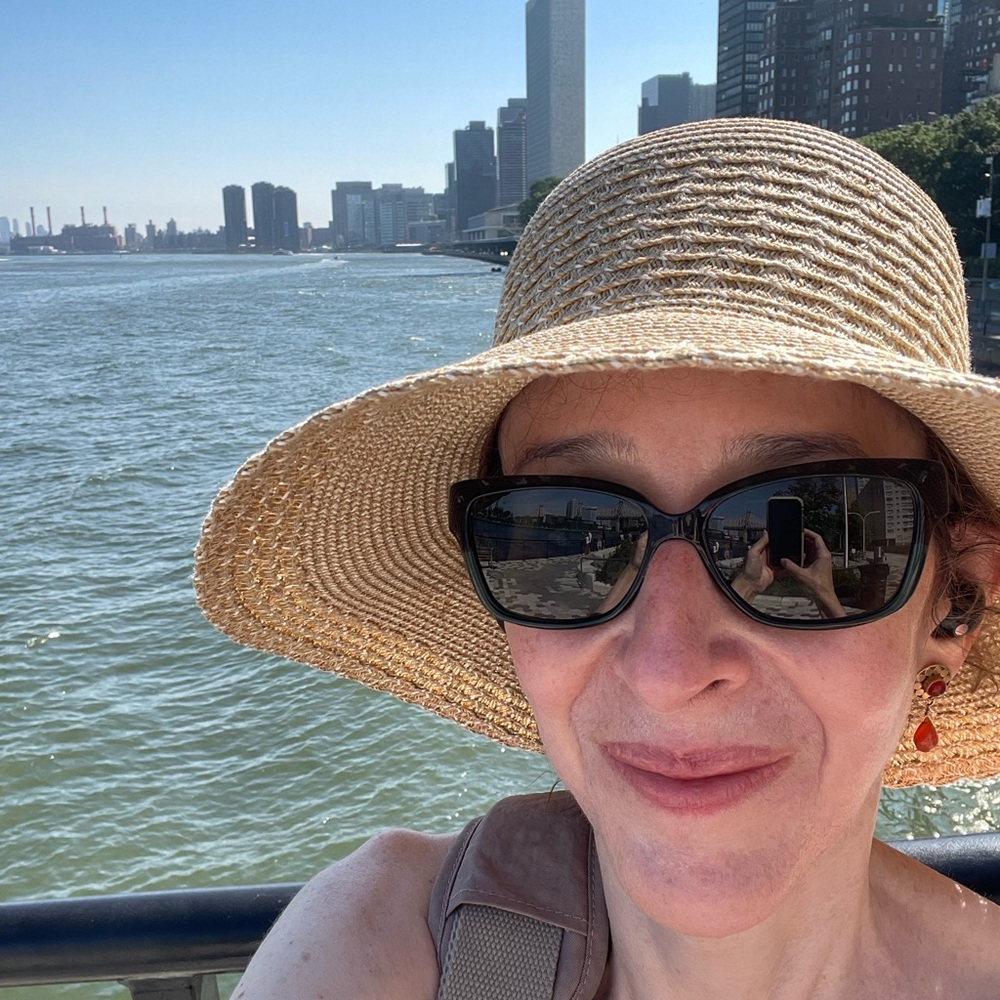 Meet your Posher, Elena